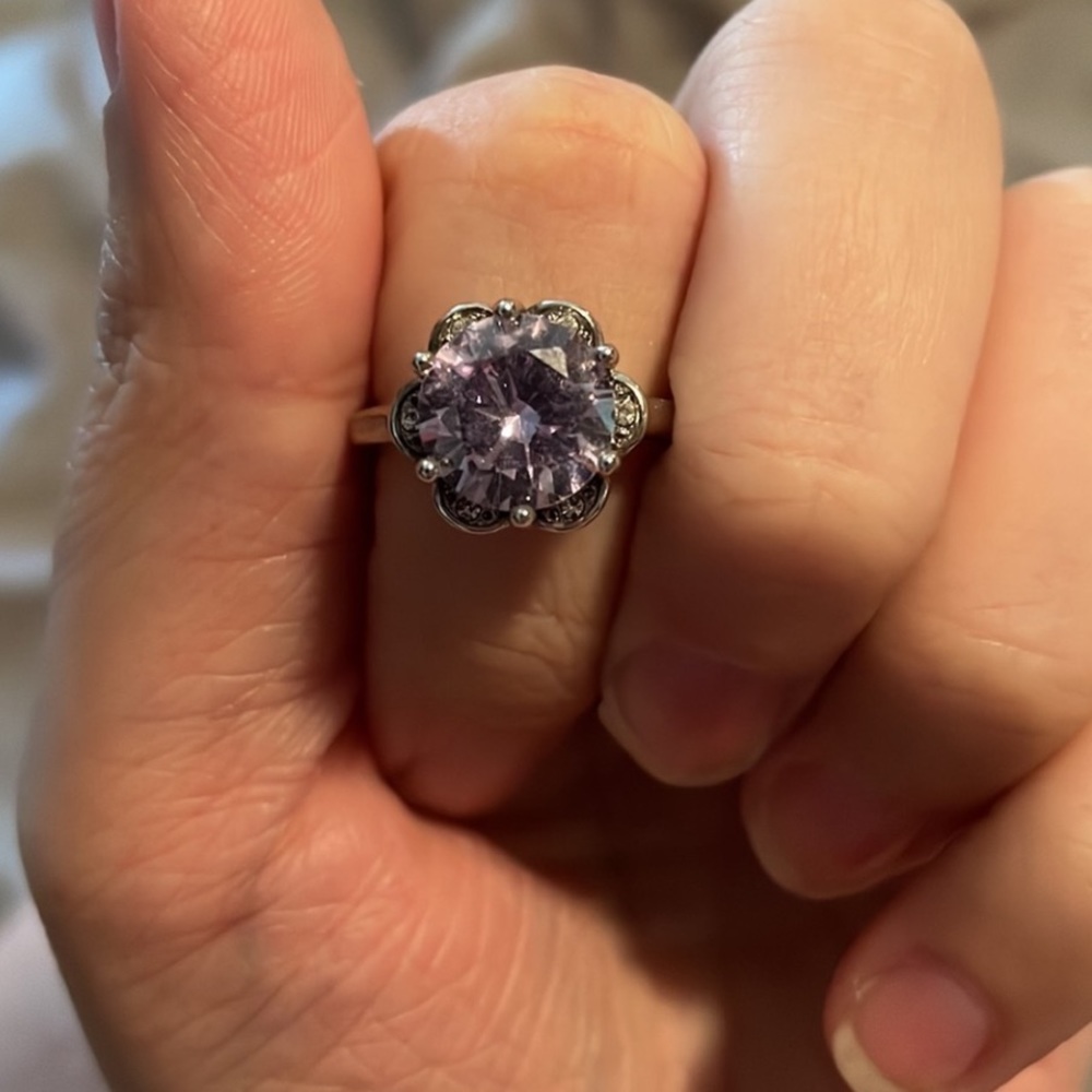 Size 8 purple flower ring